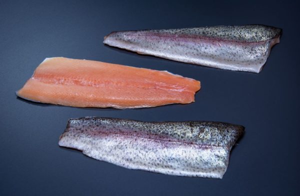 Filet de truite saumonée a/peau